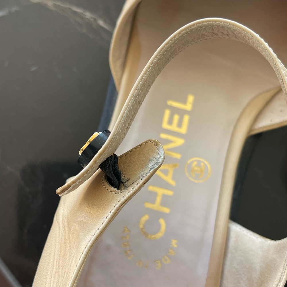 CHANEL Two-Tone Beige and Black Mary Jane Low-Heel Flats - Picture 11 of 12